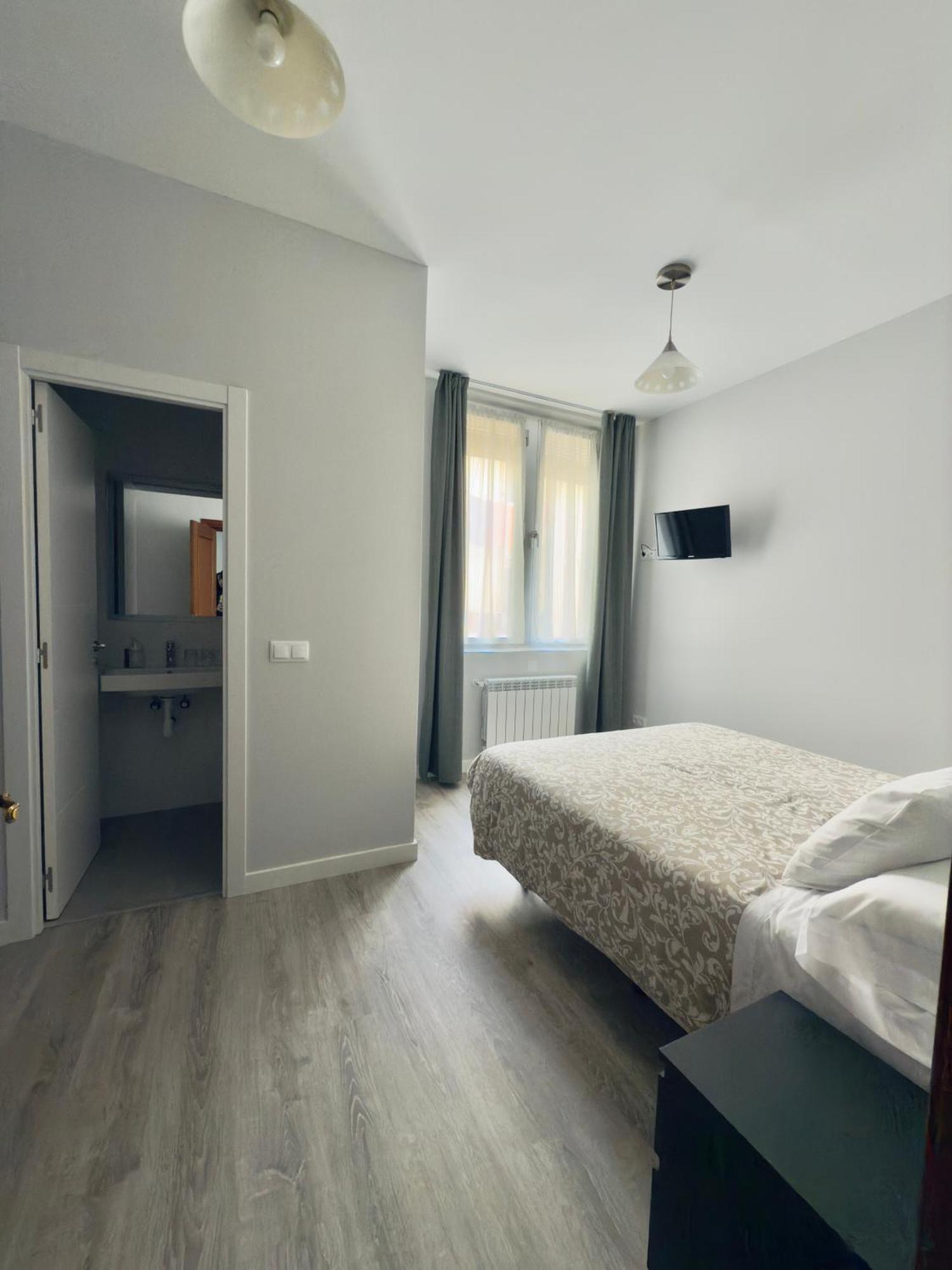 Hostal Conde De Alba 마드리드 외부 사진