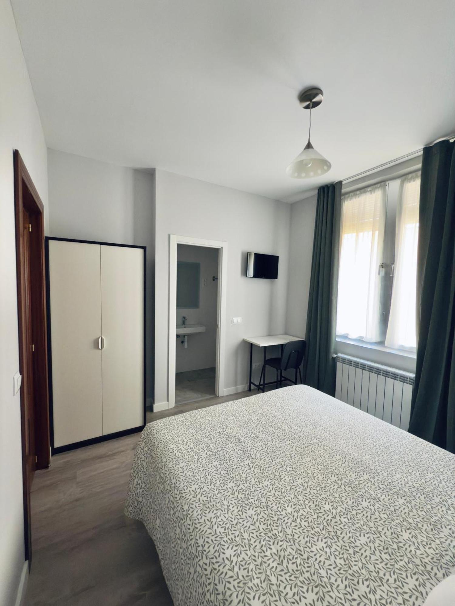 Hostal Conde De Alba 마드리드 외부 사진
