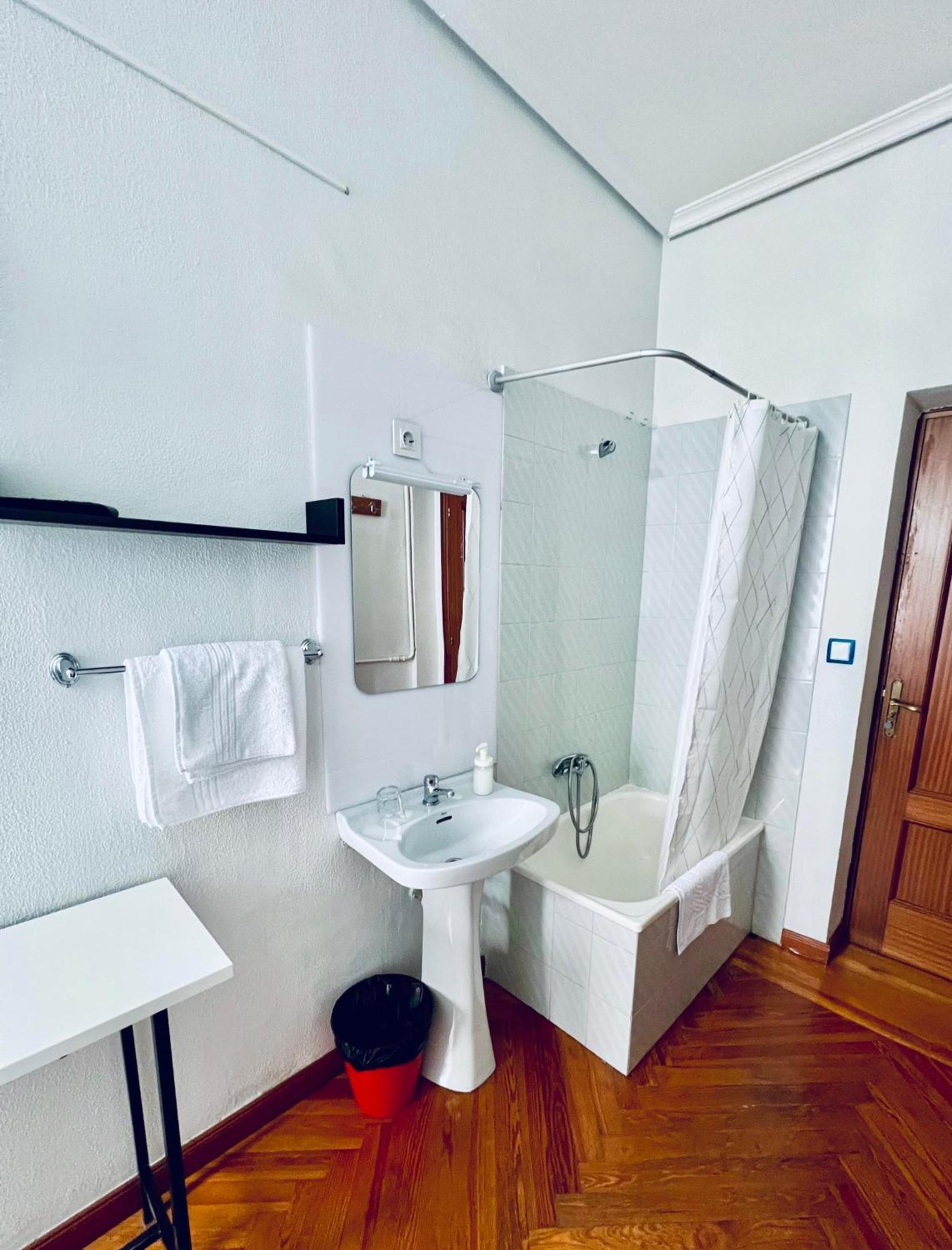Hostal Conde De Alba 마드리드 외부 사진