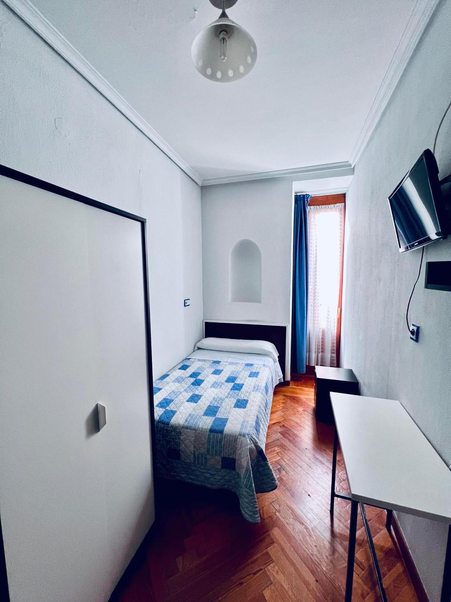 Hostal Conde De Alba 마드리드 외부 사진